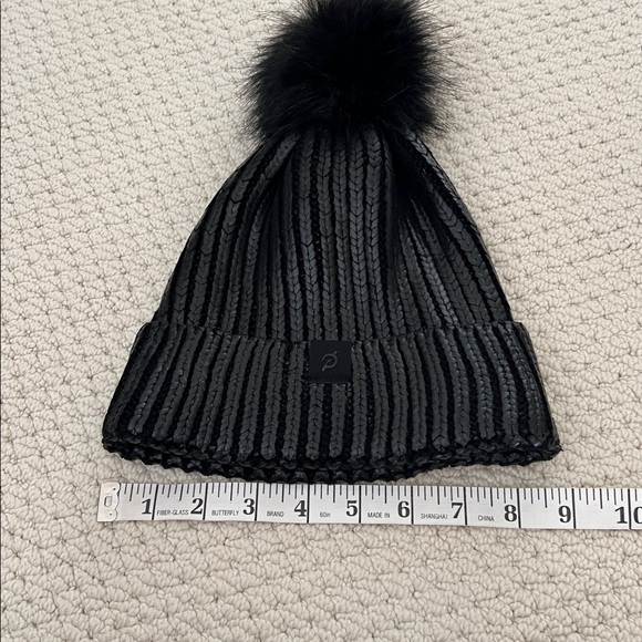 NWOT Peloton winter beanie O/S - Picture 4 of 5
